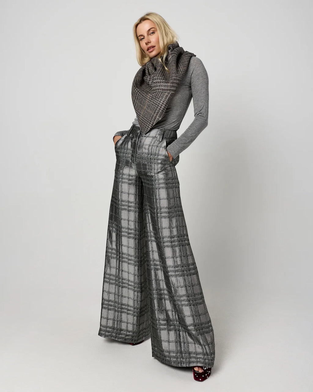 Pantalone Palazzo "Serio ma non per molto"